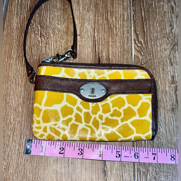 Fossil Key-Per yellow wristlet - Picture 4 of 7
